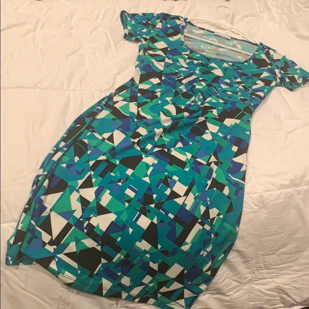 DRESS